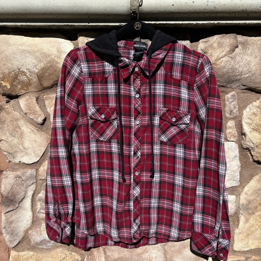 Wet Seal 90s Grunge Hooded Flannel Size Medium Red Black Pearl Buttons
